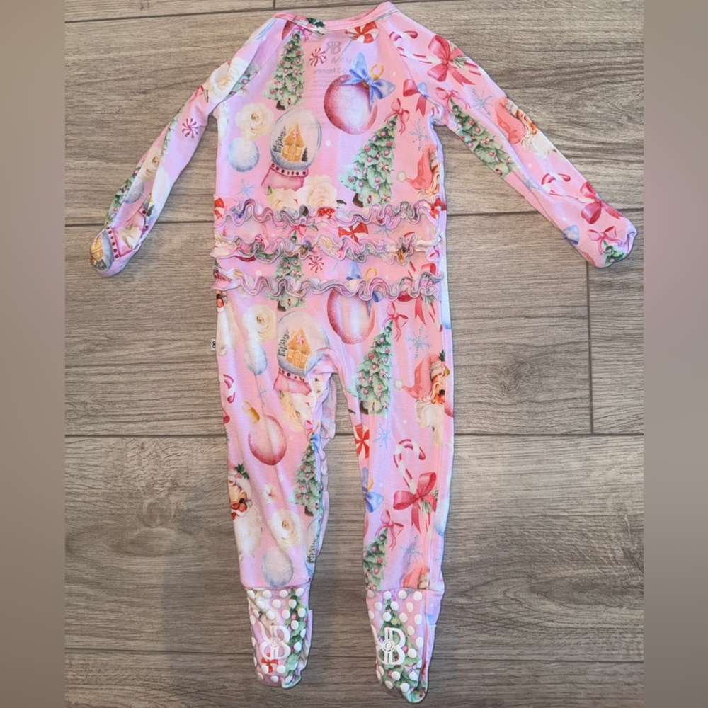 BUMS AND ROSES Merry Little Pinkmas Santa Claus Christmas Ruffle Sleeper Onesie - Picture 2 of 3
